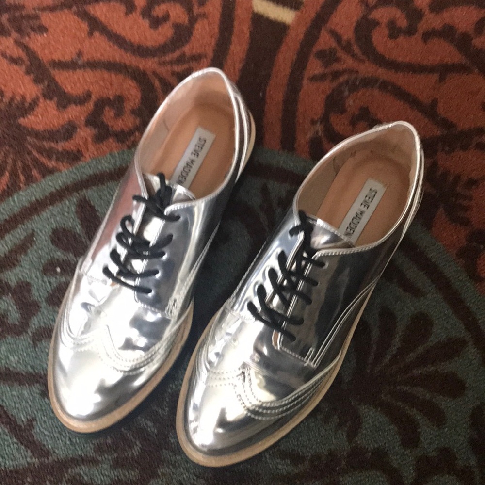 Silver Steve madden tennis shoes